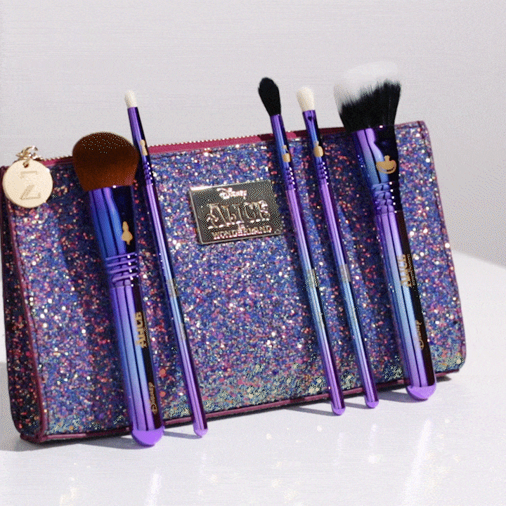 Disney's Alice in Wonderland Cosmetic Face and Eye Brush Set & Cosmetic Bag