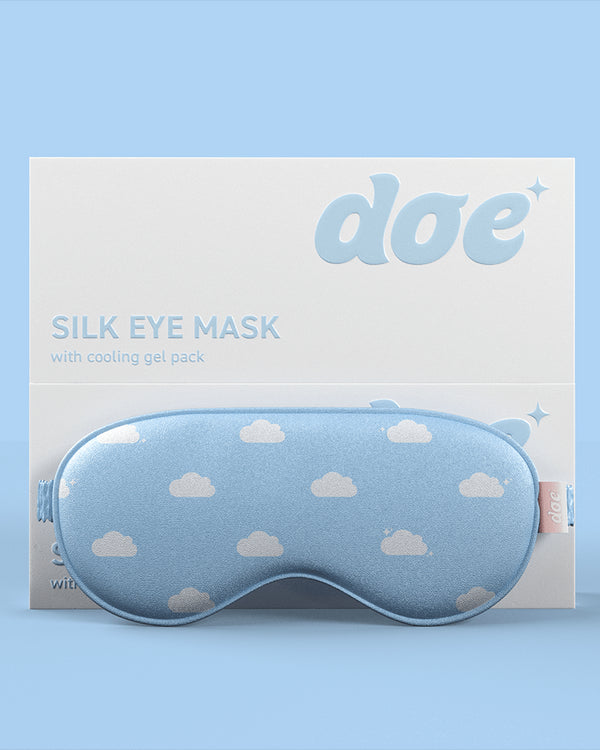 Mascarilla de seda calmante para ojos con paquete de gel refrescante - Nubes azules y blancas