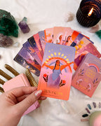 Baraja de tarot de 78 cartas "Las Damas Encantadoras" y guía incluida | Brittany Keller Art