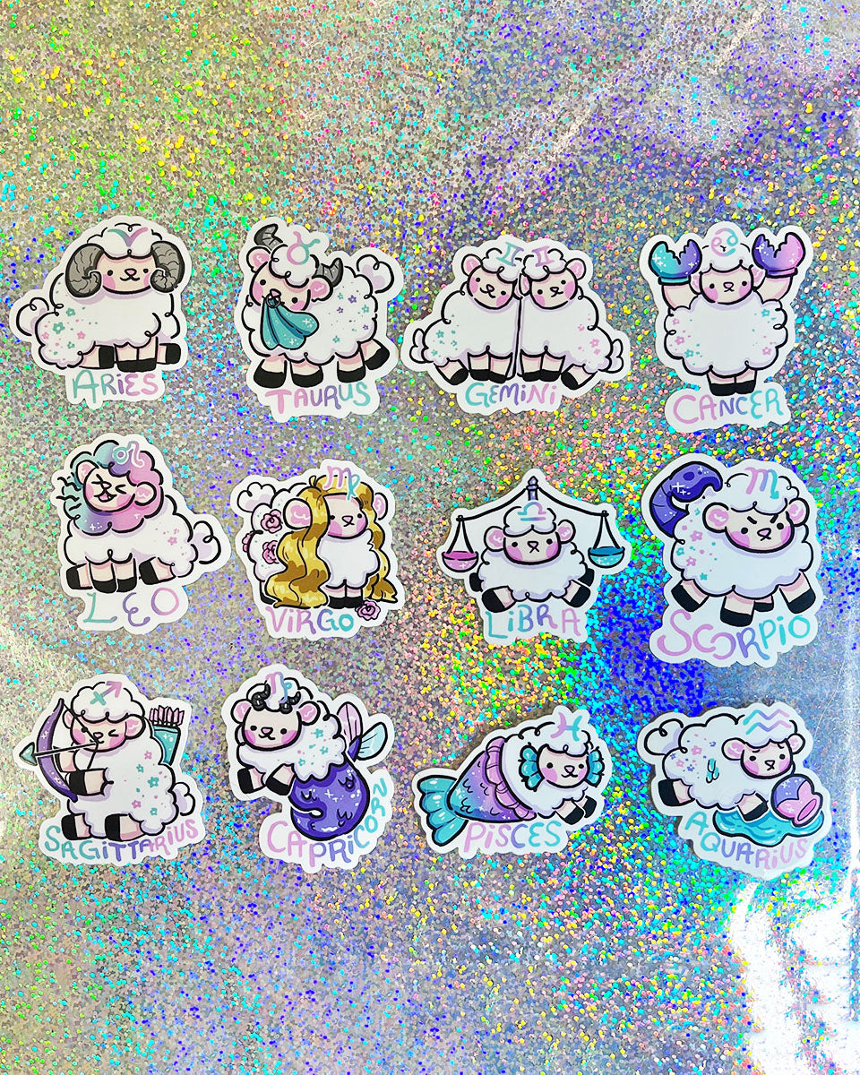 Skorpion-Spross! Kawaii-Schaf mit Skorpionschwanz, glänzender Vinyl-Aufkleber – 6,1 cm