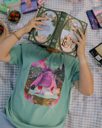 Camiseta gráfica 📚 Salvaje y Lectora | Color Espuma de Mar de Brittany Keller Art