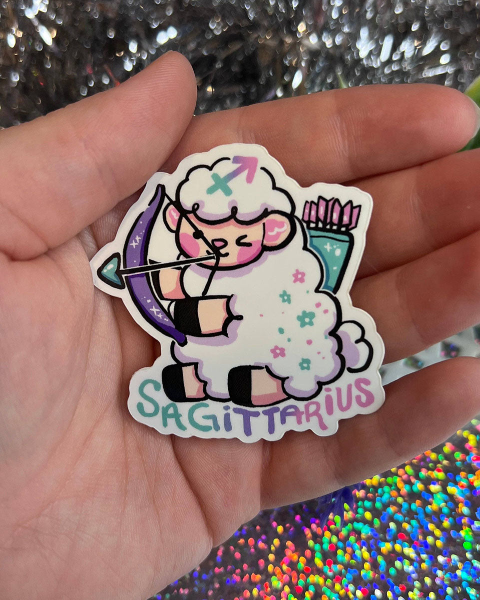 Sagittarius Sprout! Kawaii-Schaf mit Pfeil und Bogen, glänzender Vinyl-Aufkleber – 2,2 Zoll