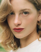 Dahlia Rouge Mousse - Lápiz labial cremoso mate aterciopelado