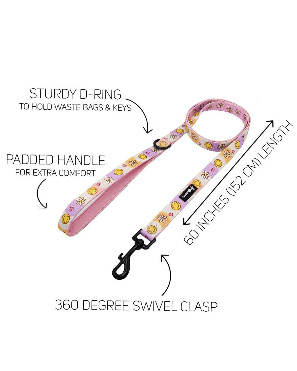Daisies, Smilies, & Hearts 60" Dog Leash - Daisy Me Rolling