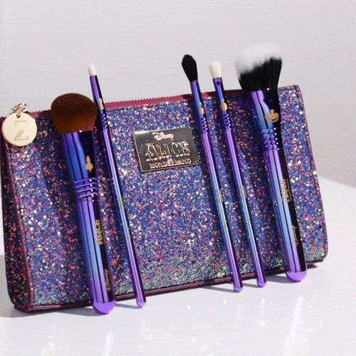 Disney's Alice in Wonderland Cosmetic Face and Eye Brush Set & Cosmetic Bag