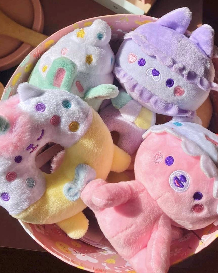 Caja sorpresa individual de peluche con té de la tarde de Cafe Momiji