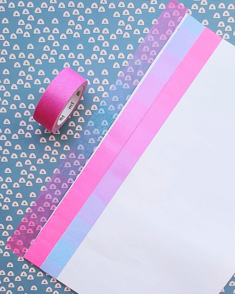 Washi Tape mit fluoreszierendem Farbverlauf in Rosa und Blau