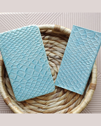 Cartera Plana Metálica Azul Claro