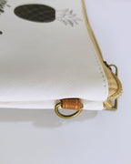 Neceser de viaje para cosméticos con piña en blanco y negro